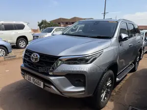 Toyota Fortuner 2016 Silver