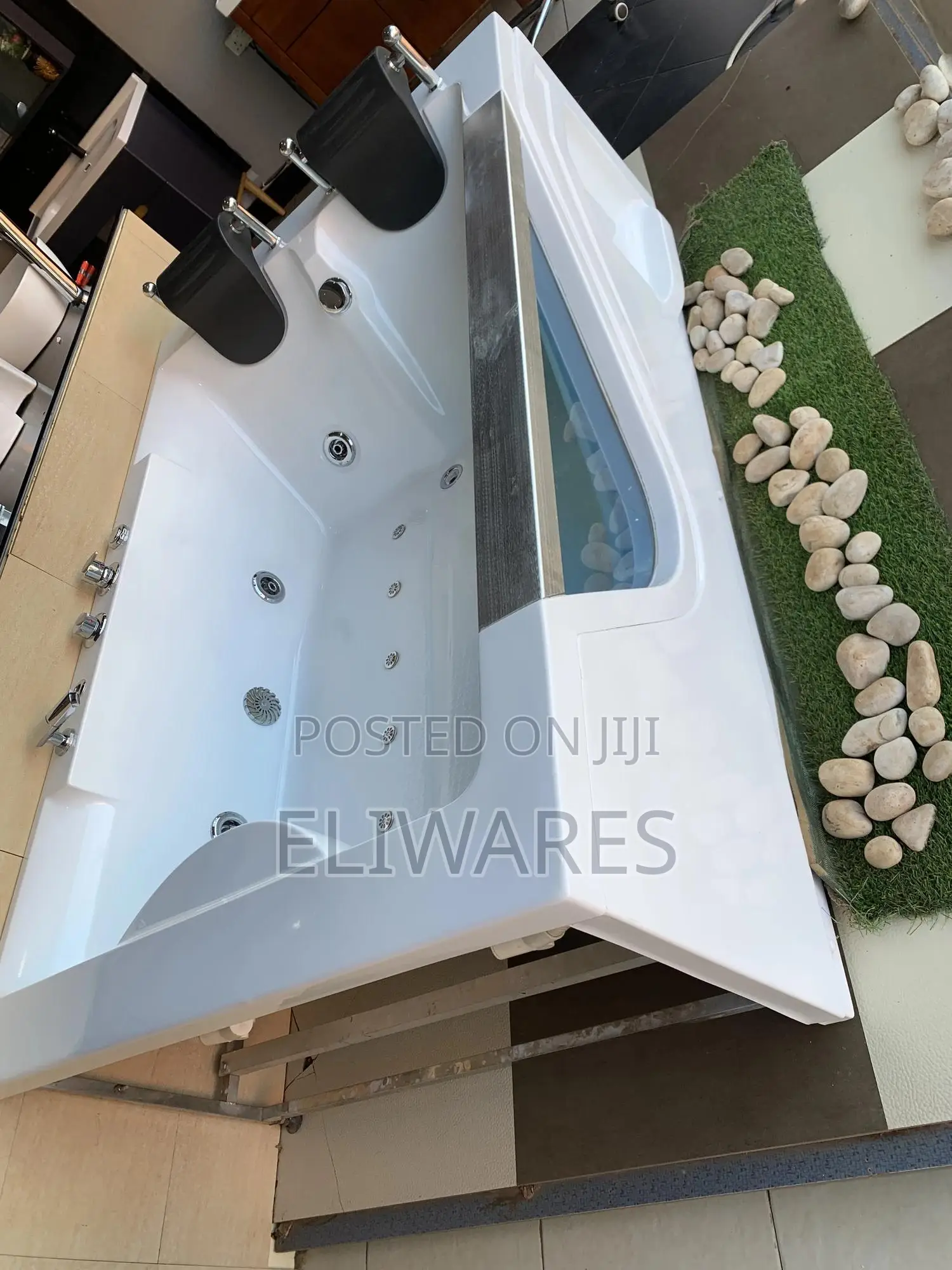 Double Jacuzzi Bathtub