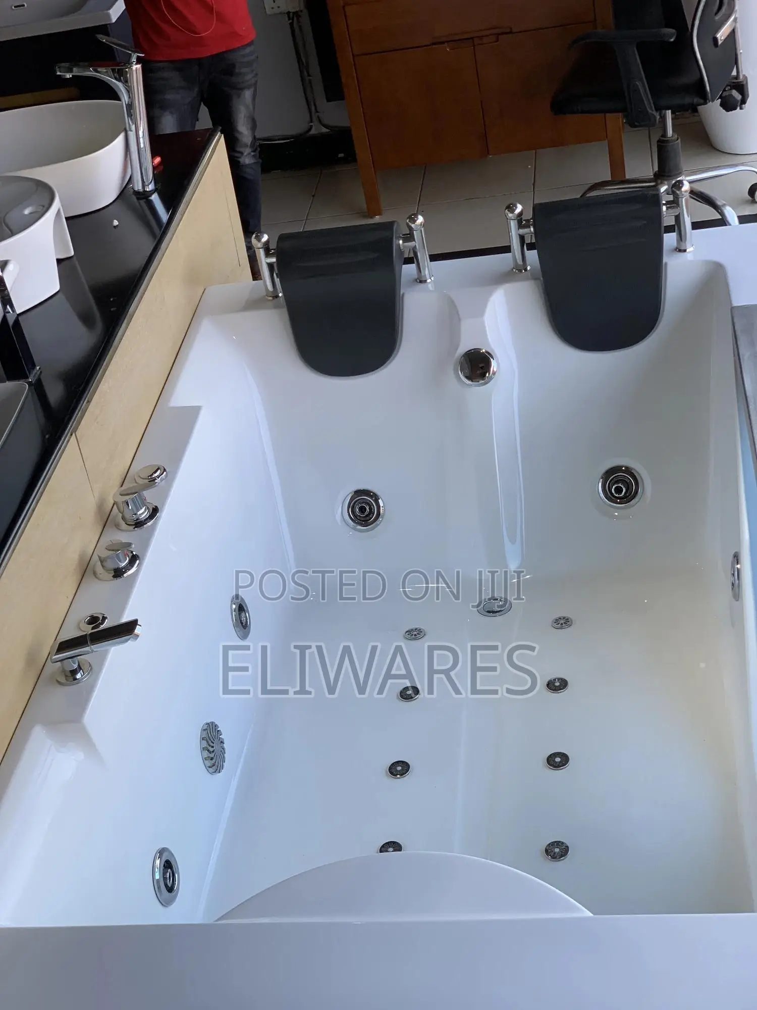 Double Jacuzzi Bathtub