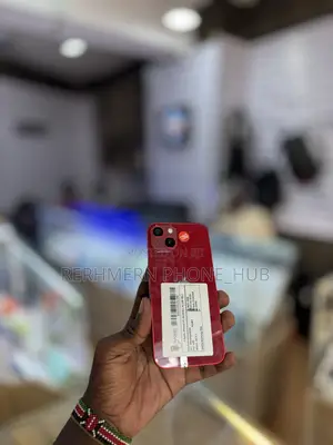 New Apple iPhone 13 128 GB Red