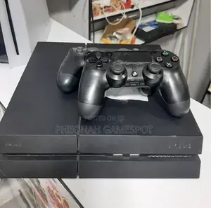 Playstation 4 Standard, Clean System, 2 Pads, 17 Fun Games.