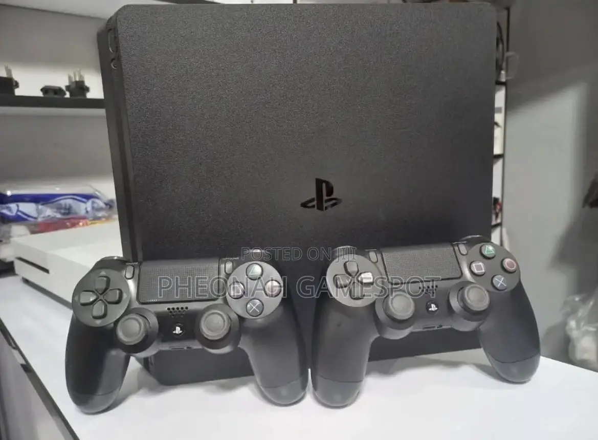 Hours of Fun, Ps4 Slim, 2 Controllers, 15 Games Inside.