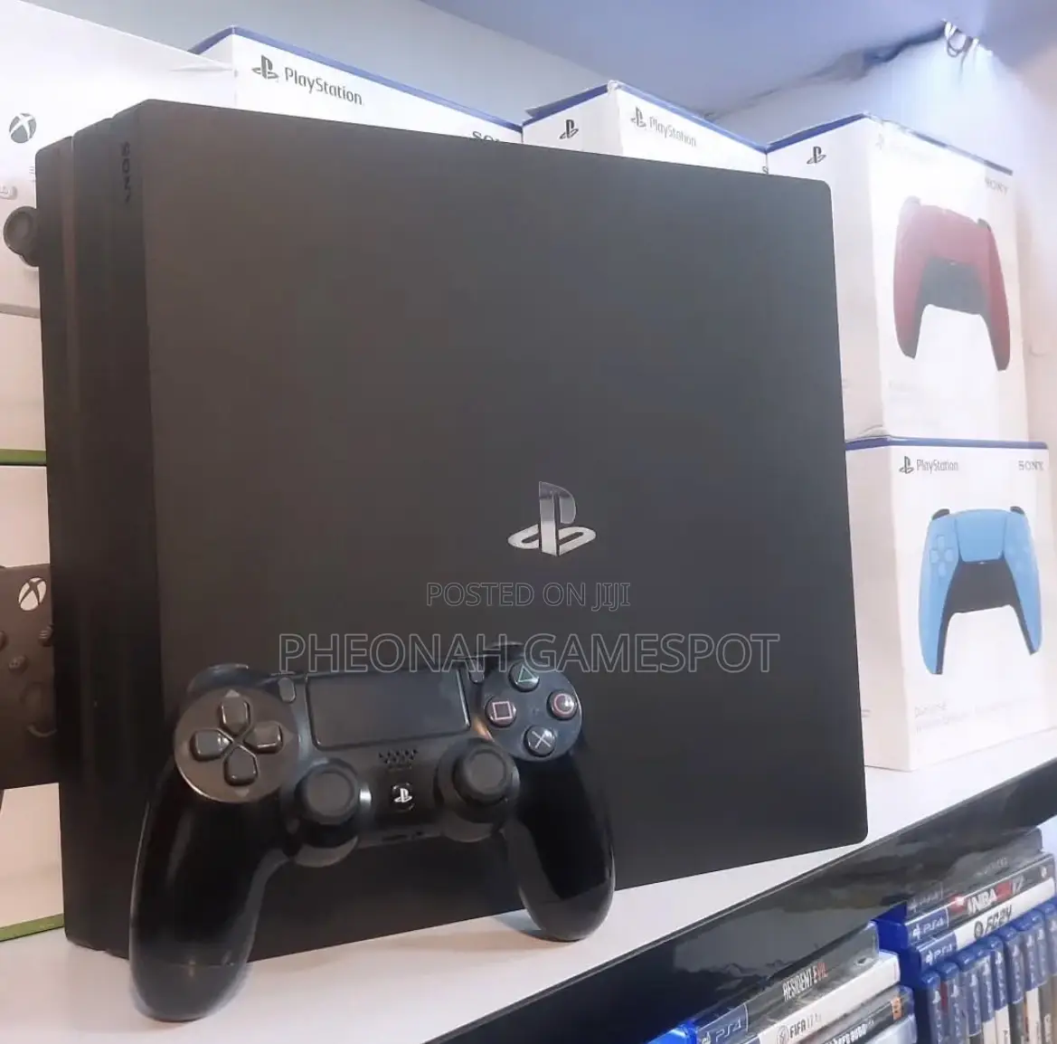Ps4 Pro , Sharp Look, 2 Pads, 18 Exciting Games Ready Inside.