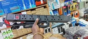 Pdu 6ways Metalic ( Black )