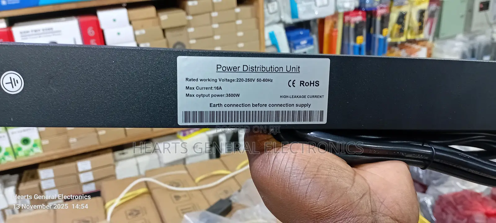 Pdu 6ways Metalic ( Black )