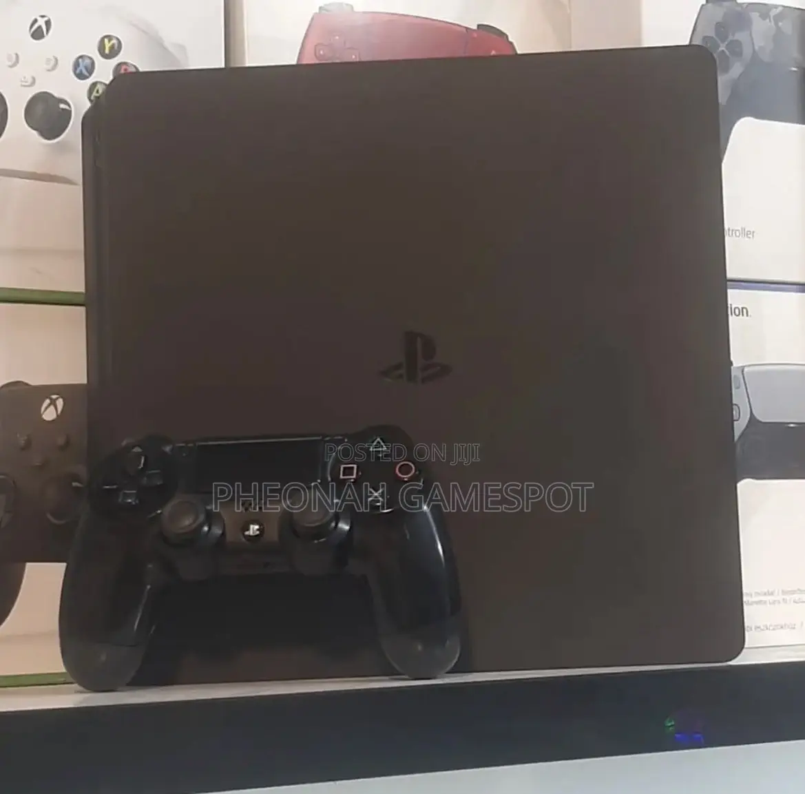 Playstation 4 Slim, 2 Pads, 15 Amazing Titles Pre-Installed.