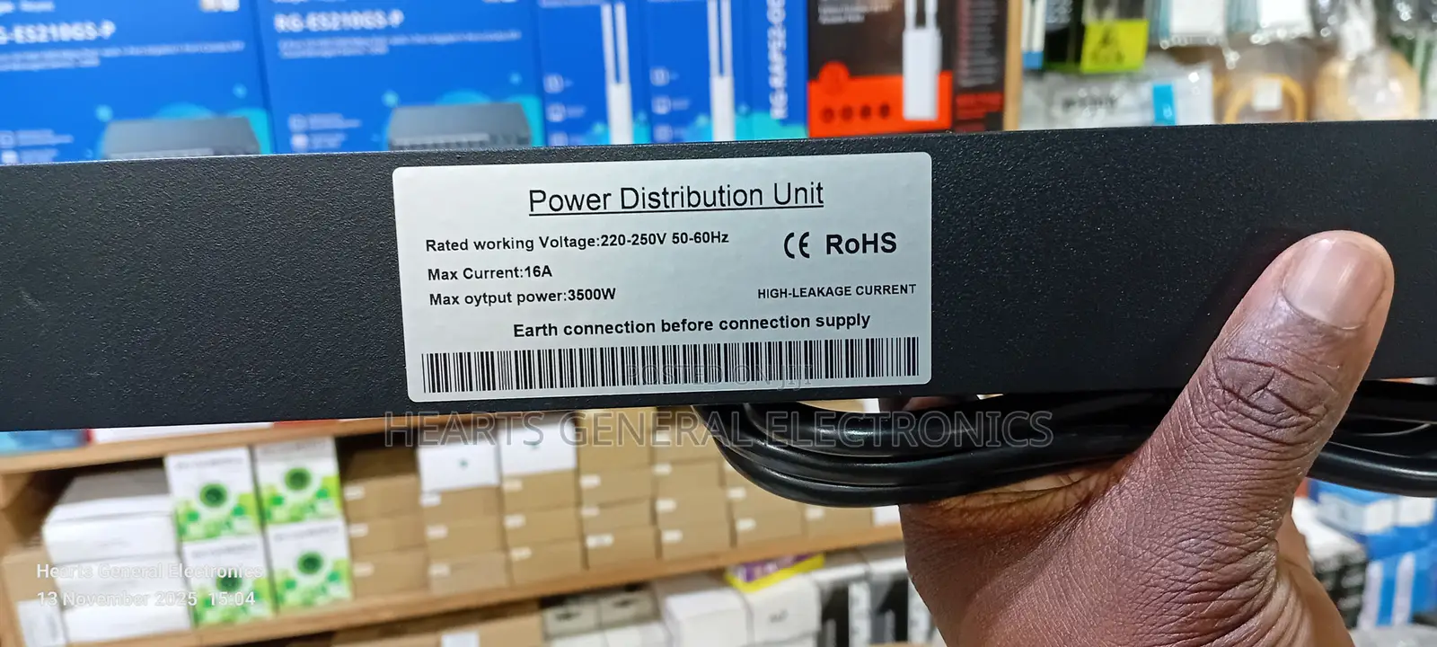 8ways Power Distribution Unit Metalic (Metalic Black )