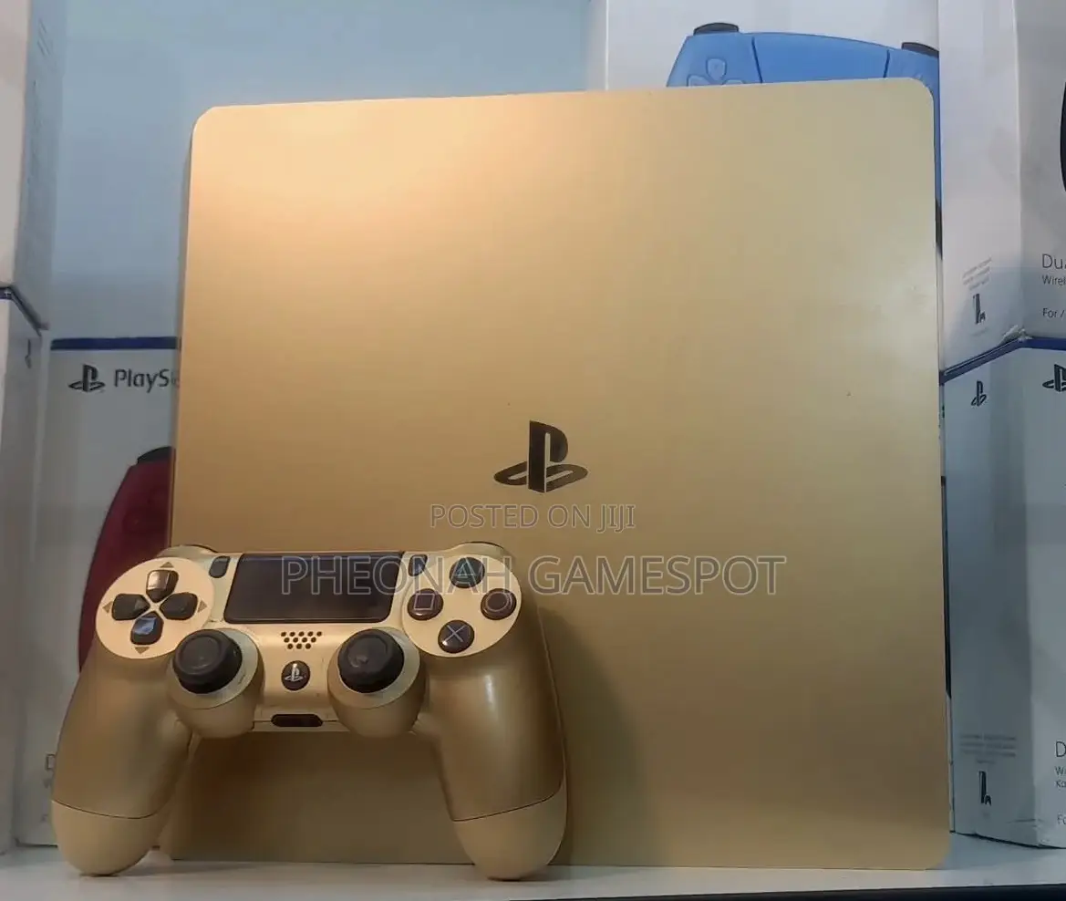 Playstation 4 Slim, 2 Pads, 19 Cool Games Ready to Enjoy.