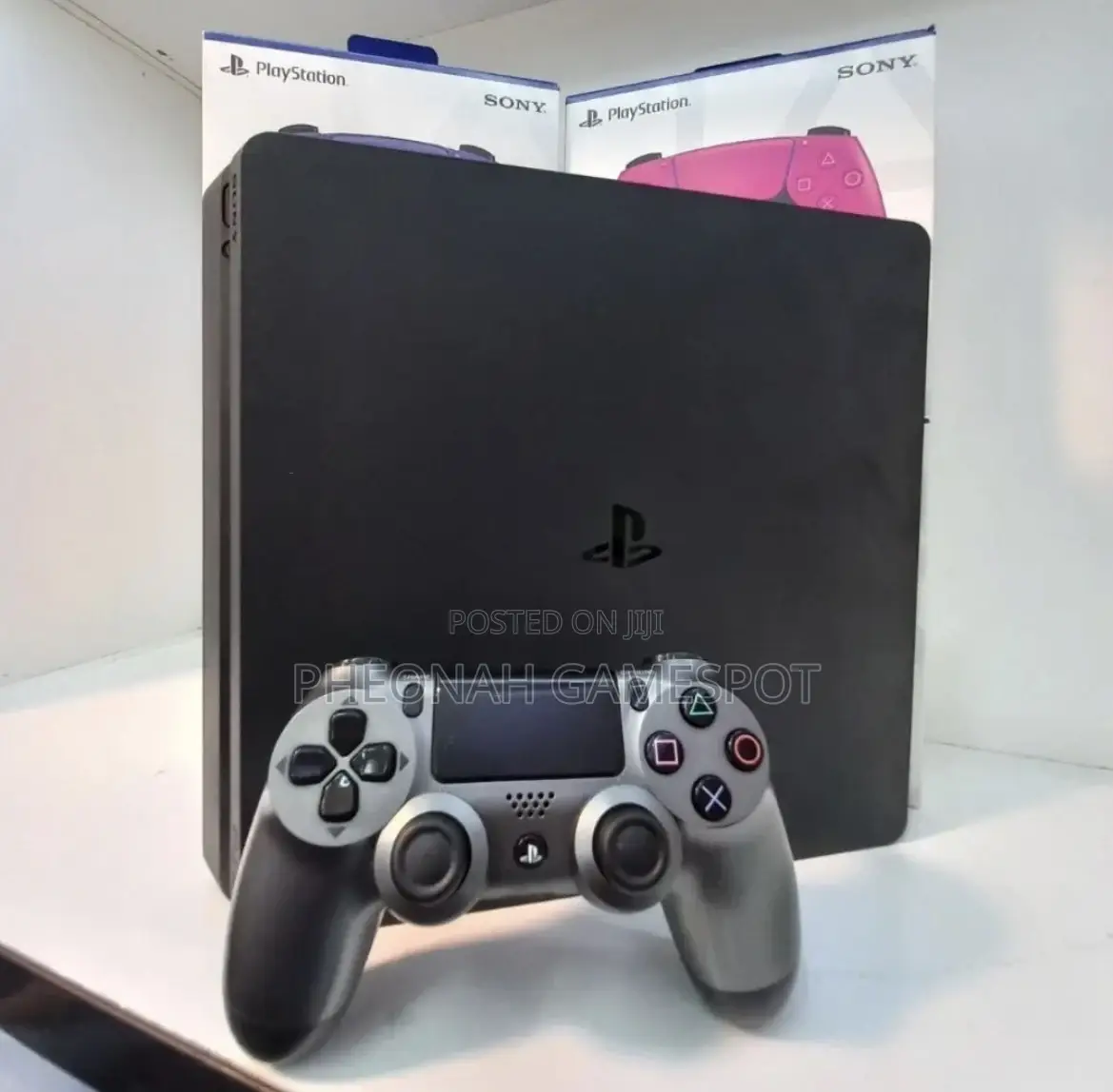 Slim Ps4 Bundle, 2 Controllers, 20 Cool Titles Installed.