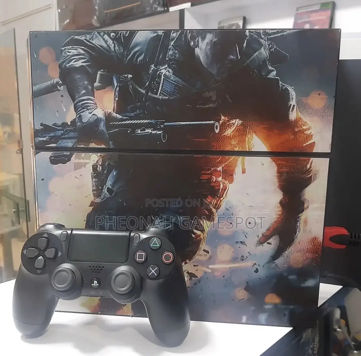 Ps4 Standard, 2 Pads, 18 Amazing Games, Clean and Ready to Play.