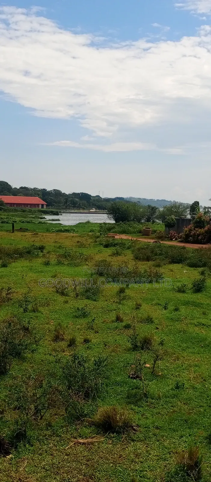 1 Acres of Land in Musinde Garuga Entebbe Rd With Lake Victoria View