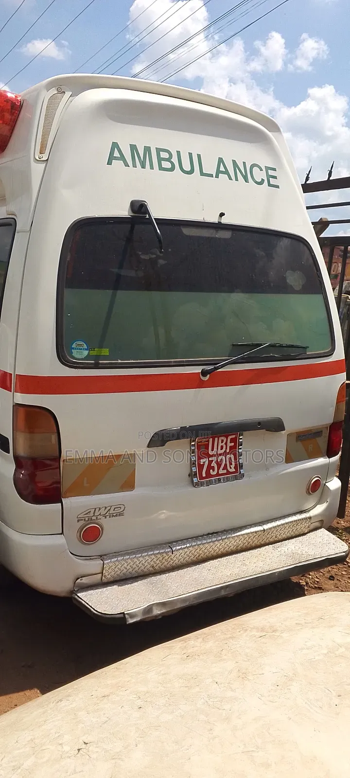 Toyota HiAce 2011 White
