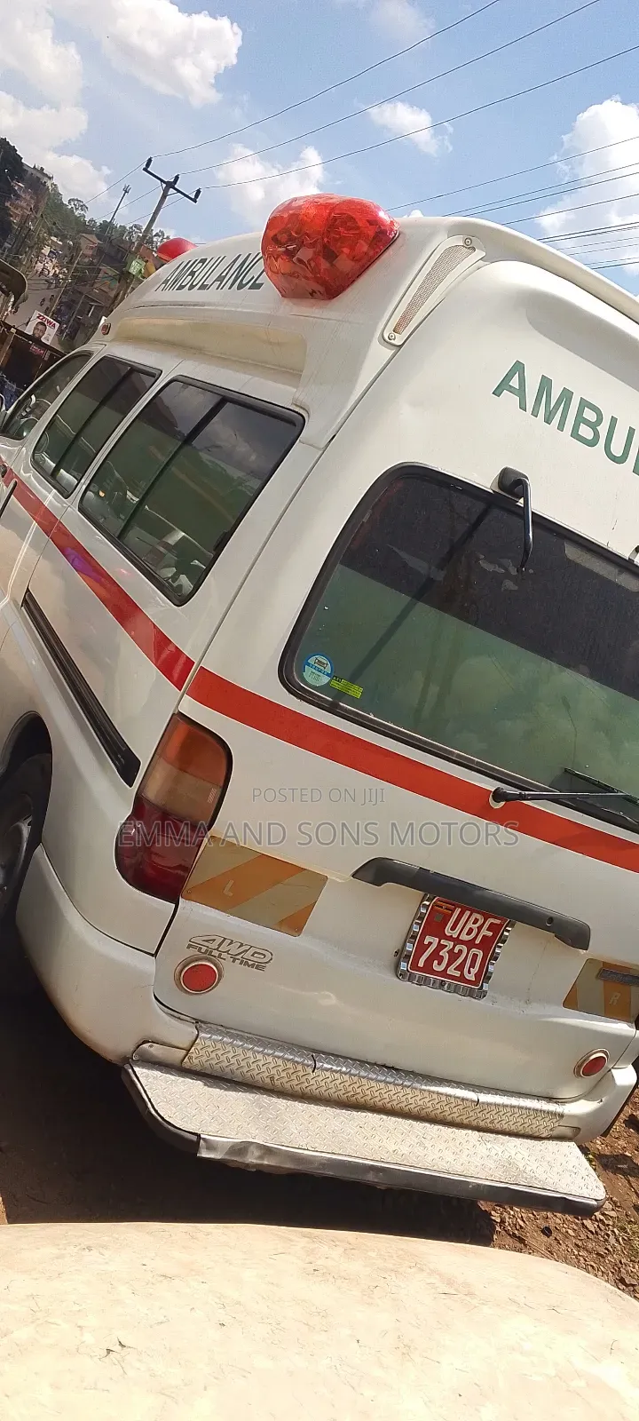 Toyota HiAce 2011 White