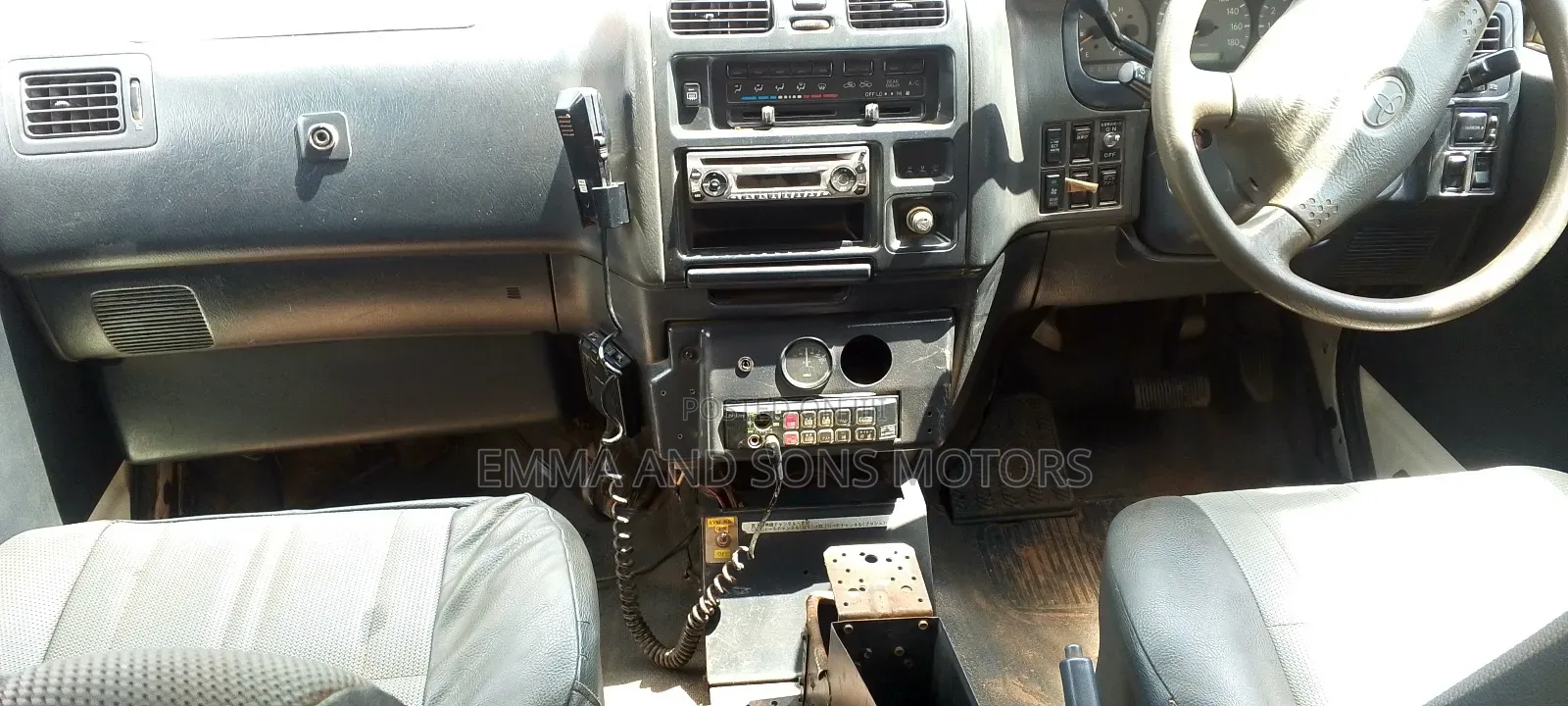 Toyota HiAce 2011 White