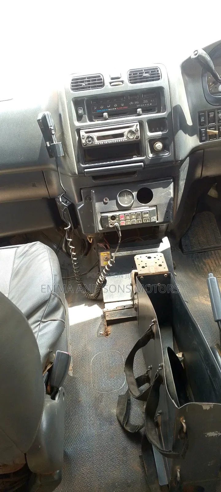 Toyota HiAce 2011 White