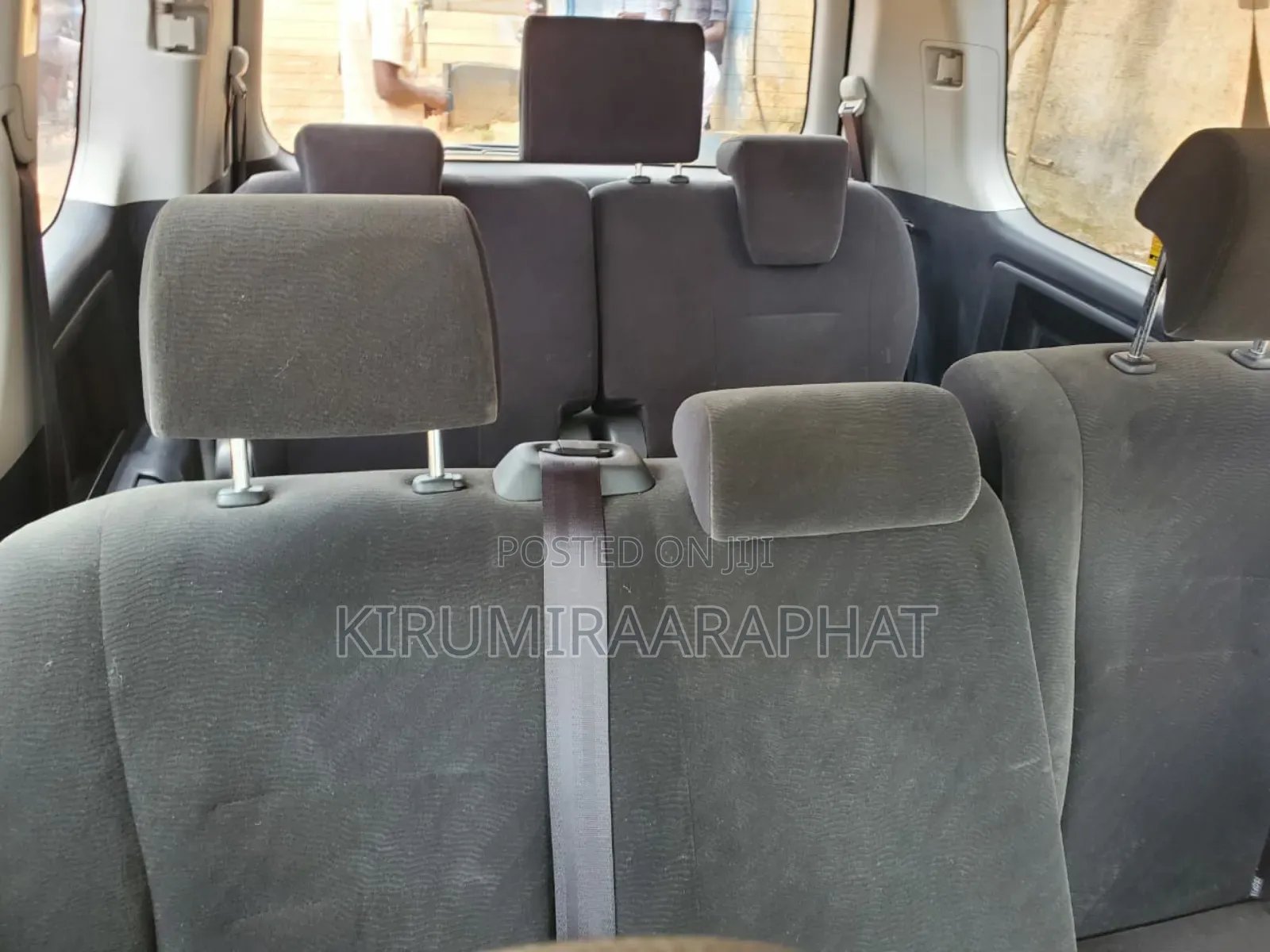 Toyota Noah 2.0 143hp AWD (8 Seater) 2011 Gray