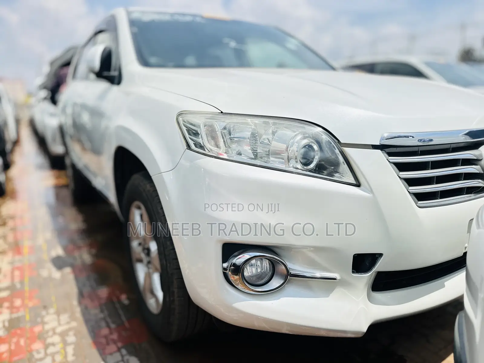 Toyota Vanguard 2012 White