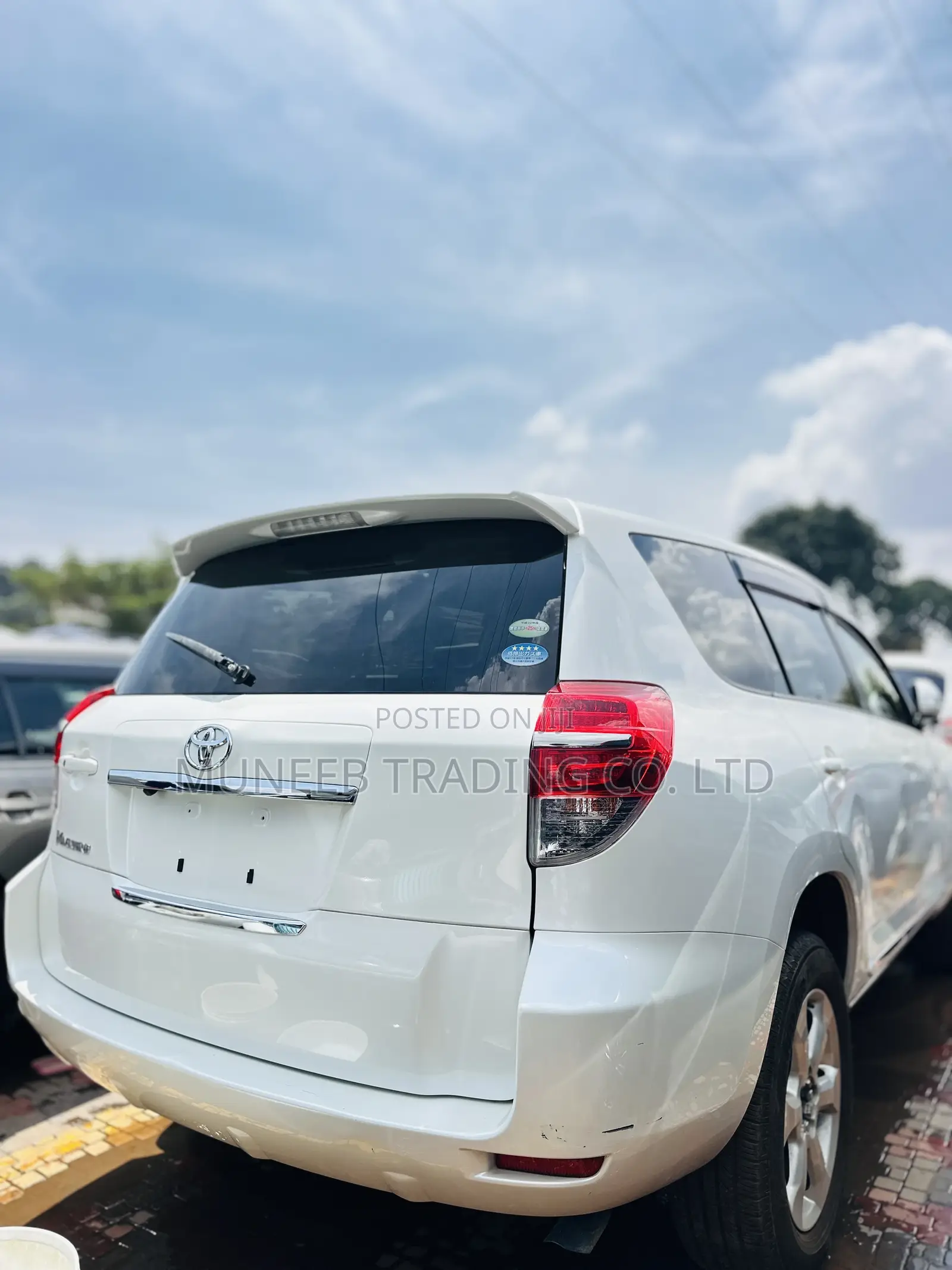 Toyota Vanguard 2012 White