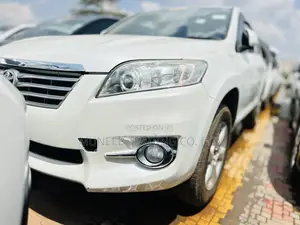 Toyota Vanguard 2012 White