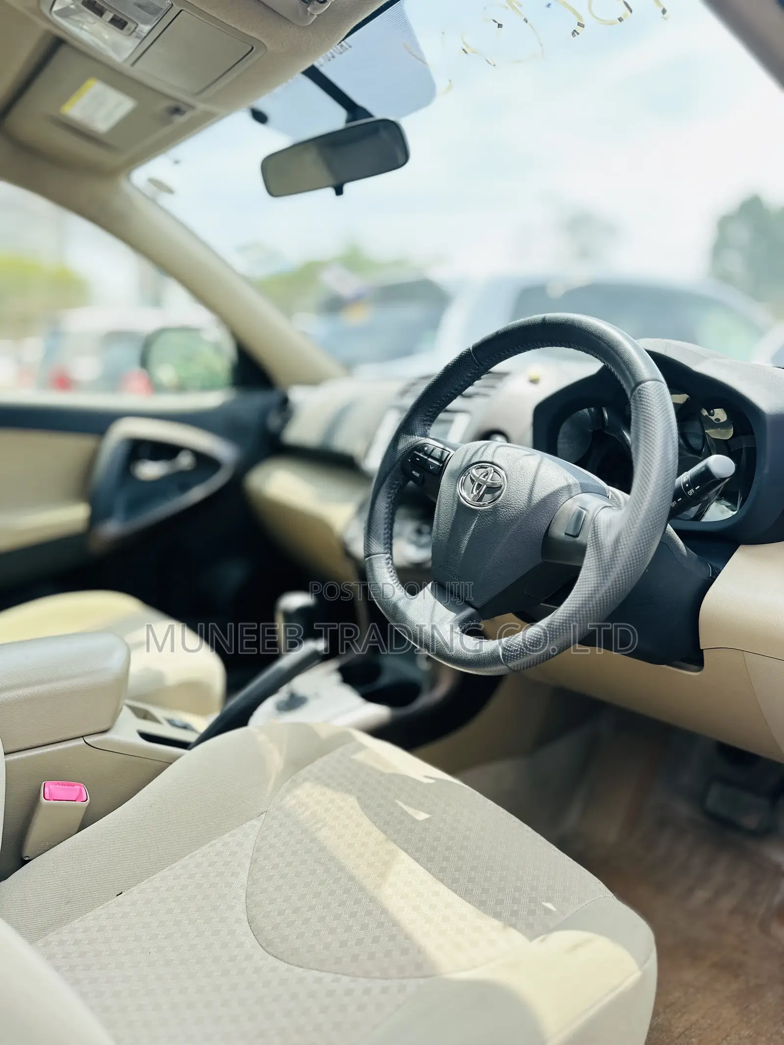 Toyota Vanguard 2012 White