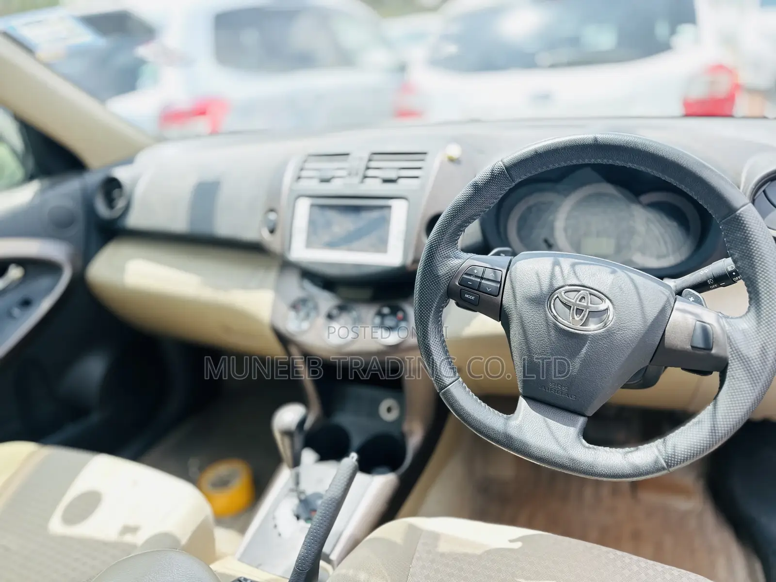 Toyota Vanguard 2012 White
