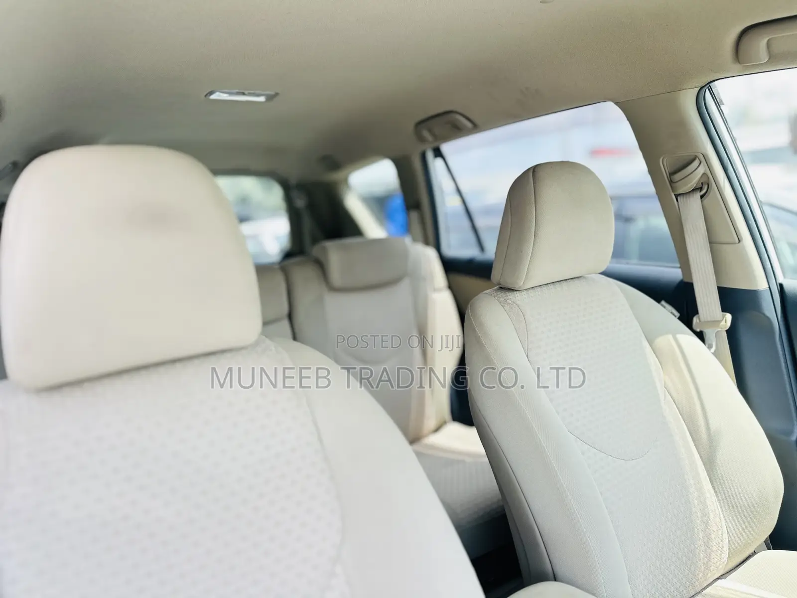 Toyota Vanguard 2012 White