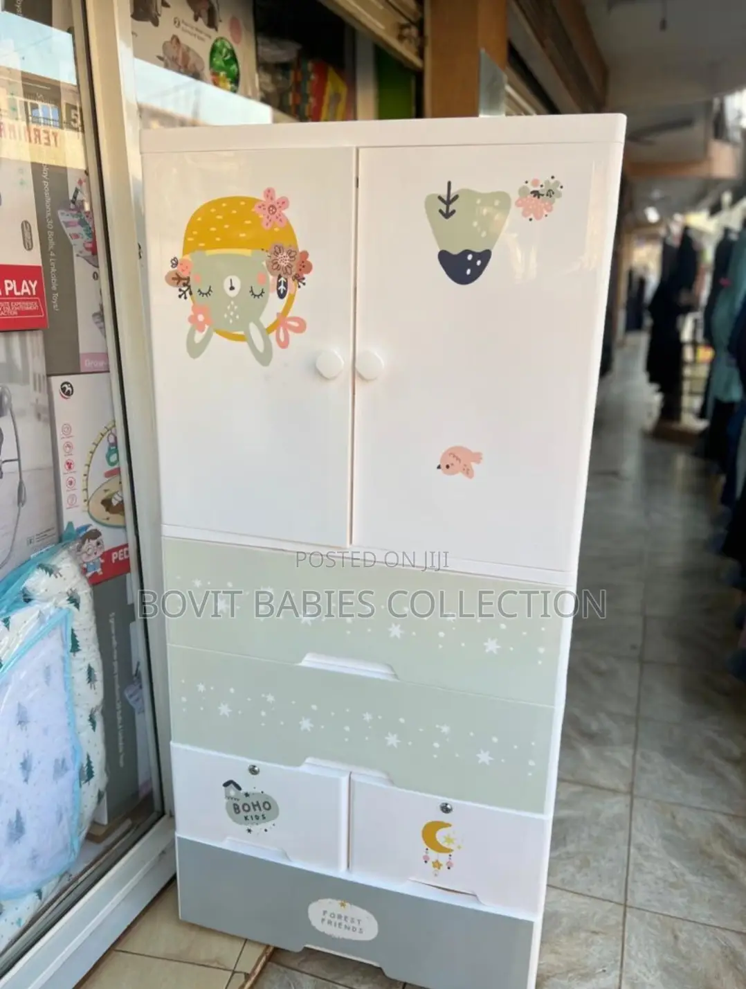 Kid/Baby Wardrobe With Drawers