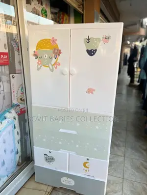 Kid/Baby Wardrobe With Drawers