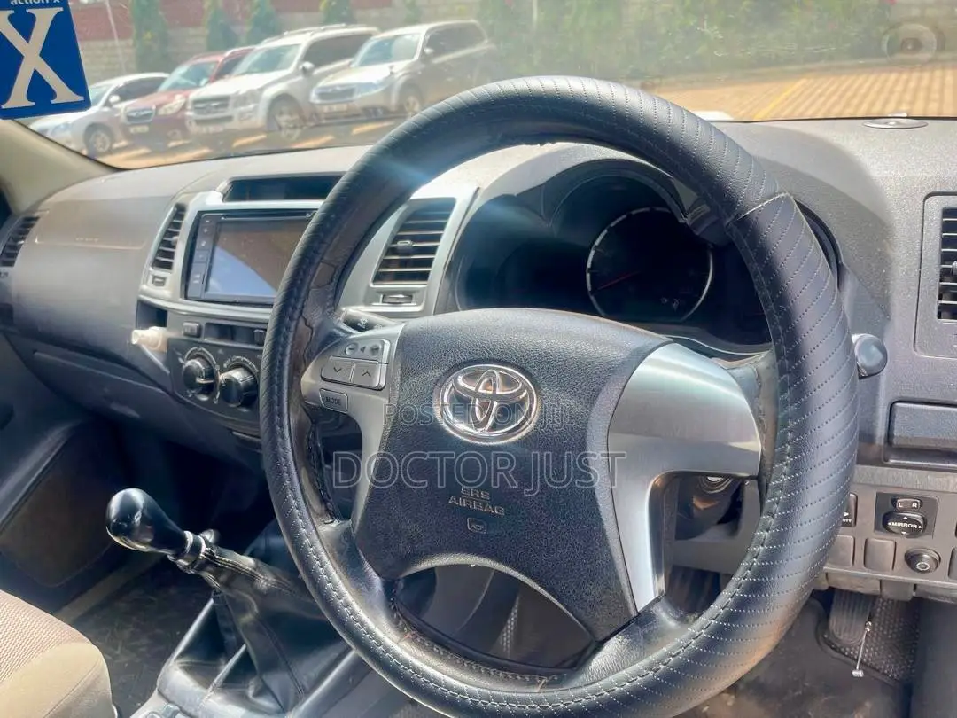 Toyota Hilux 3.0 D-4D 4x4 2013 White