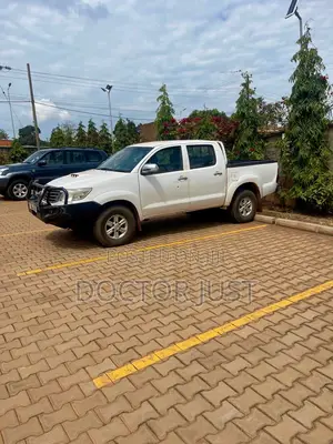 Toyota Hilux 3.0 D-4D 4x4 2013 White
