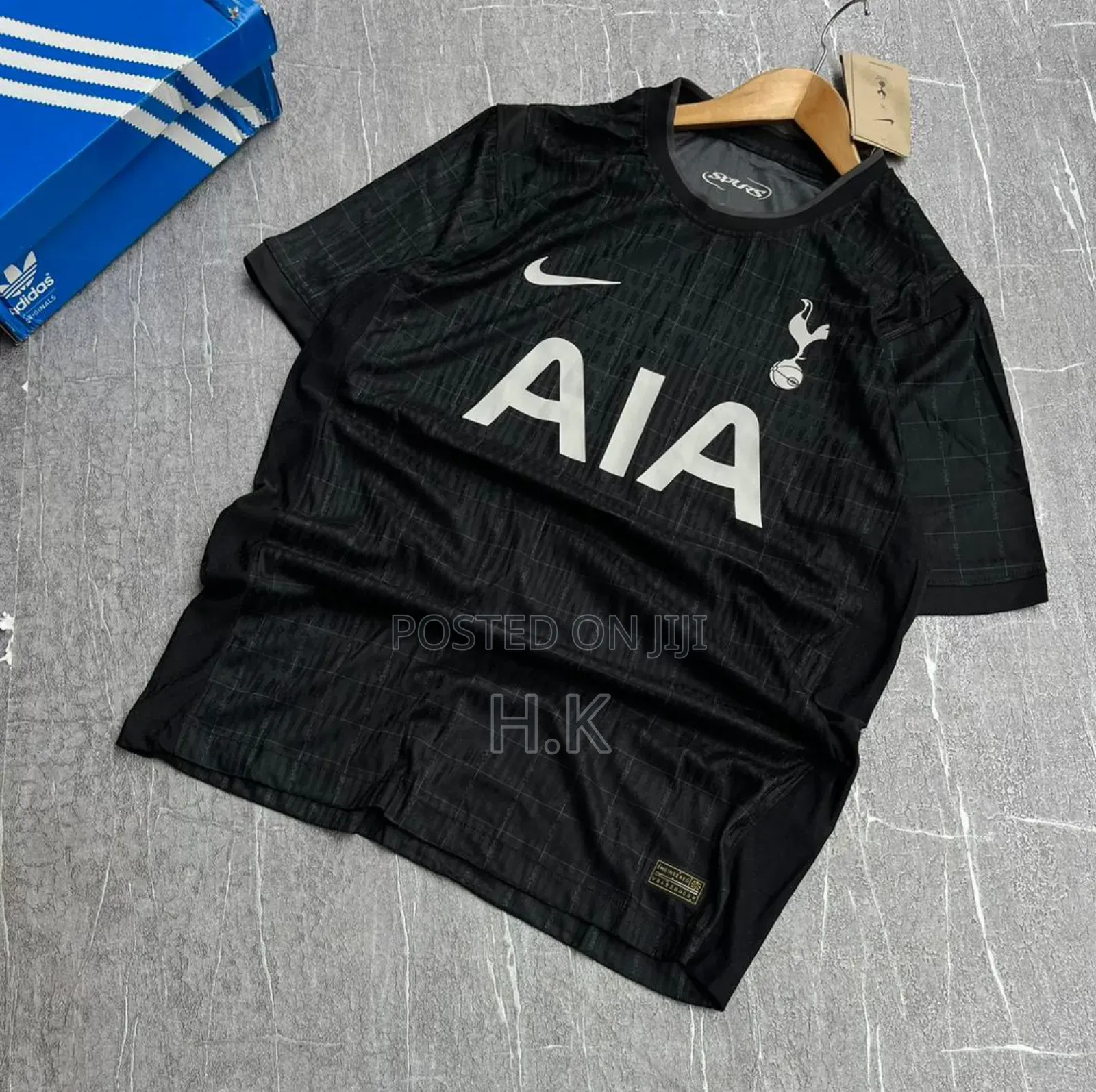 Tottenham Hotspur F.C. 2025/26 Away Shirt.
