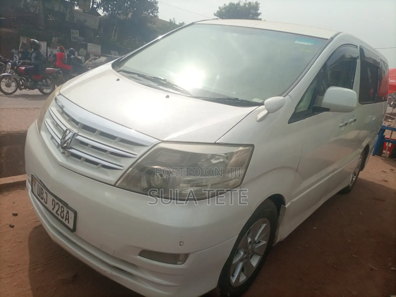 Toyota Alphard 2.4 Petrol FWD 2006 White