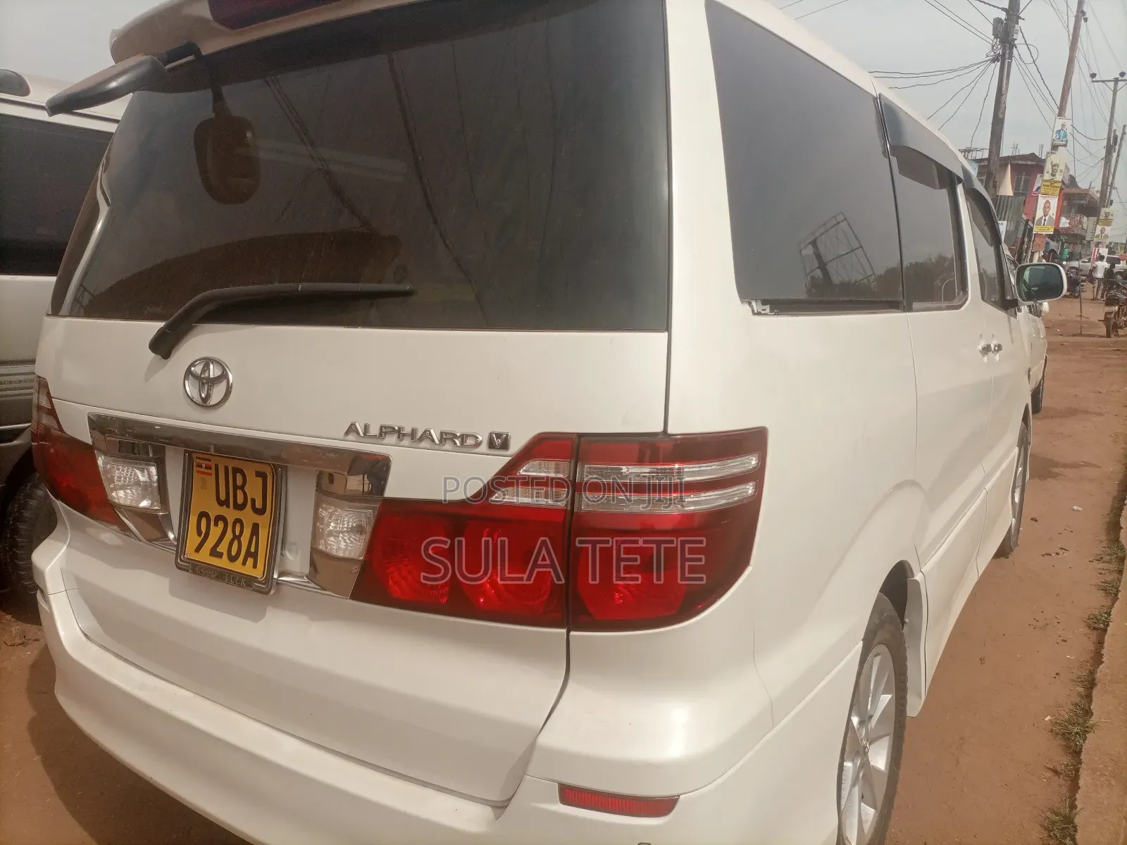 Toyota Alphard 2.4 Petrol FWD 2006 White