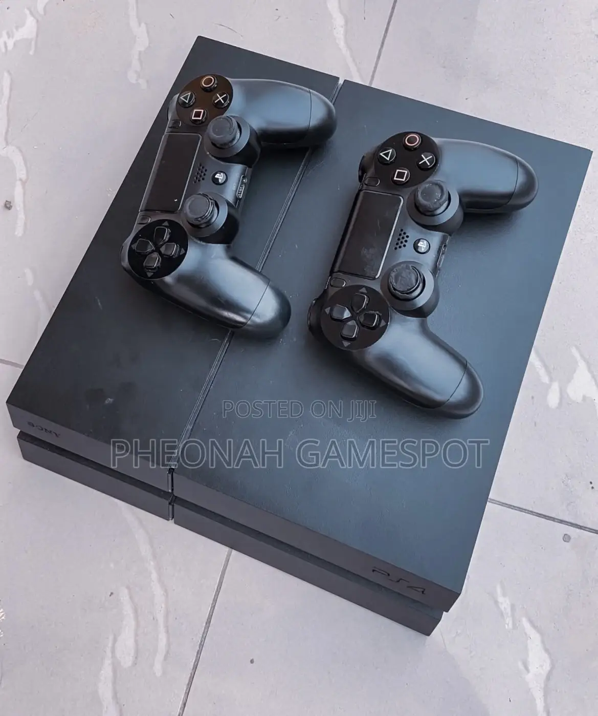 Ps4, 2 Pads, 17 Fun Games, Smooth and Ready to Play.