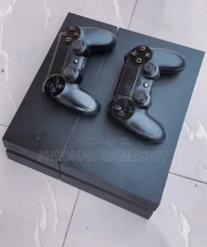 Ps4, 2 Pads, 17 Fun Games, Smooth and Ready to Play.