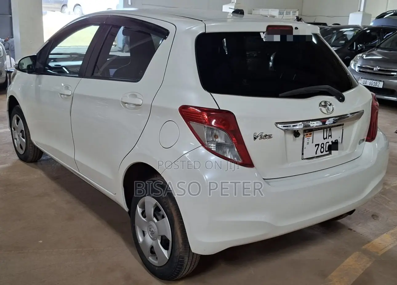 Toyota Vitz 1.0 FWD 5dr 2011 White
