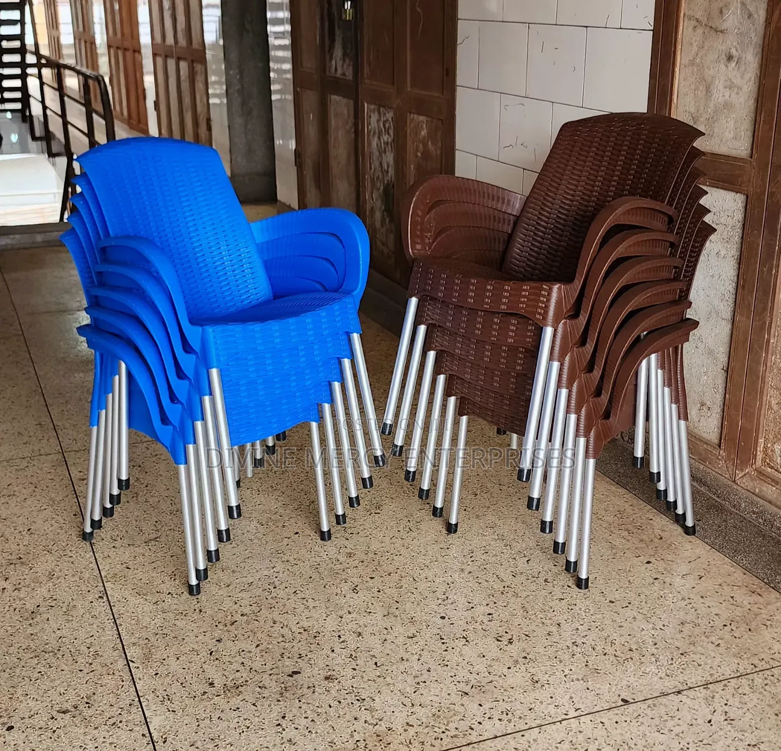 Big Arms Steel Leg Gardens Chair