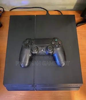 Ps4 System, Clean and Smooth, 2 Pads, 12 Top Games Inside.