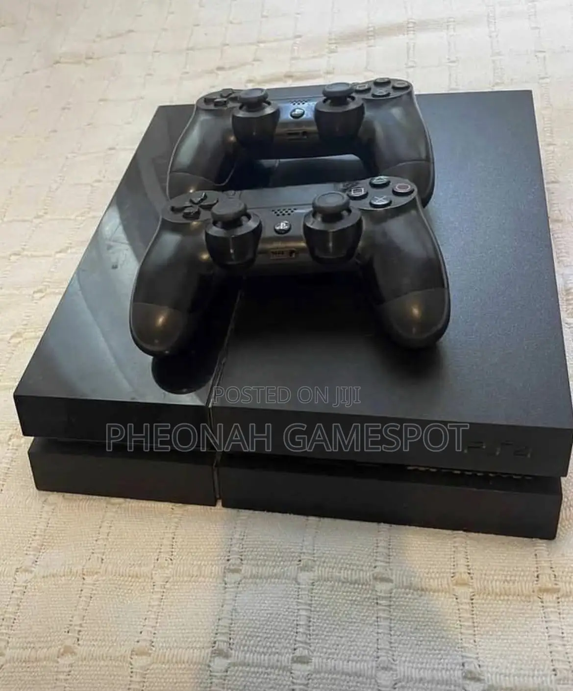 Playstation 4, 2 Pads, 18 Thrilling Games Installed and Ready.