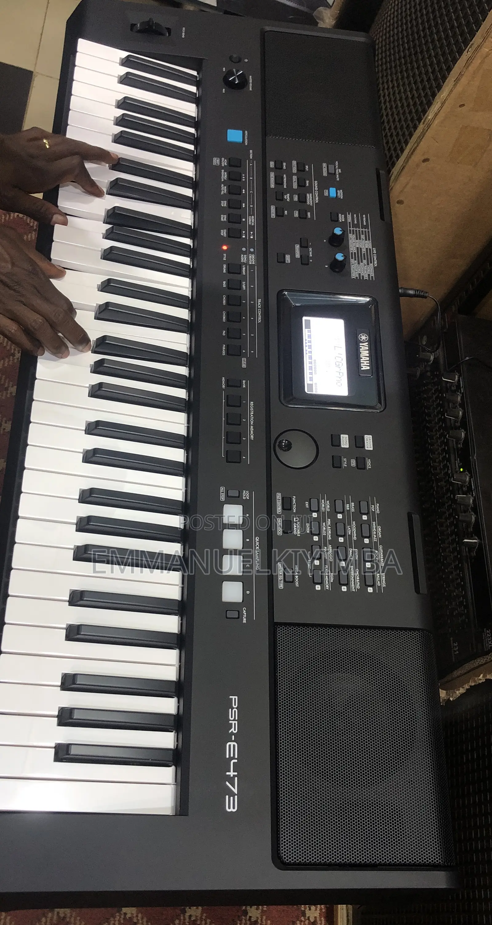 Yamaha PSR E473 Piano.