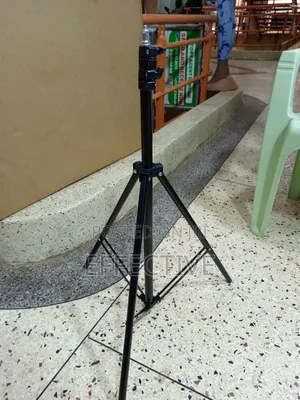 Adjustable Tripod Stand