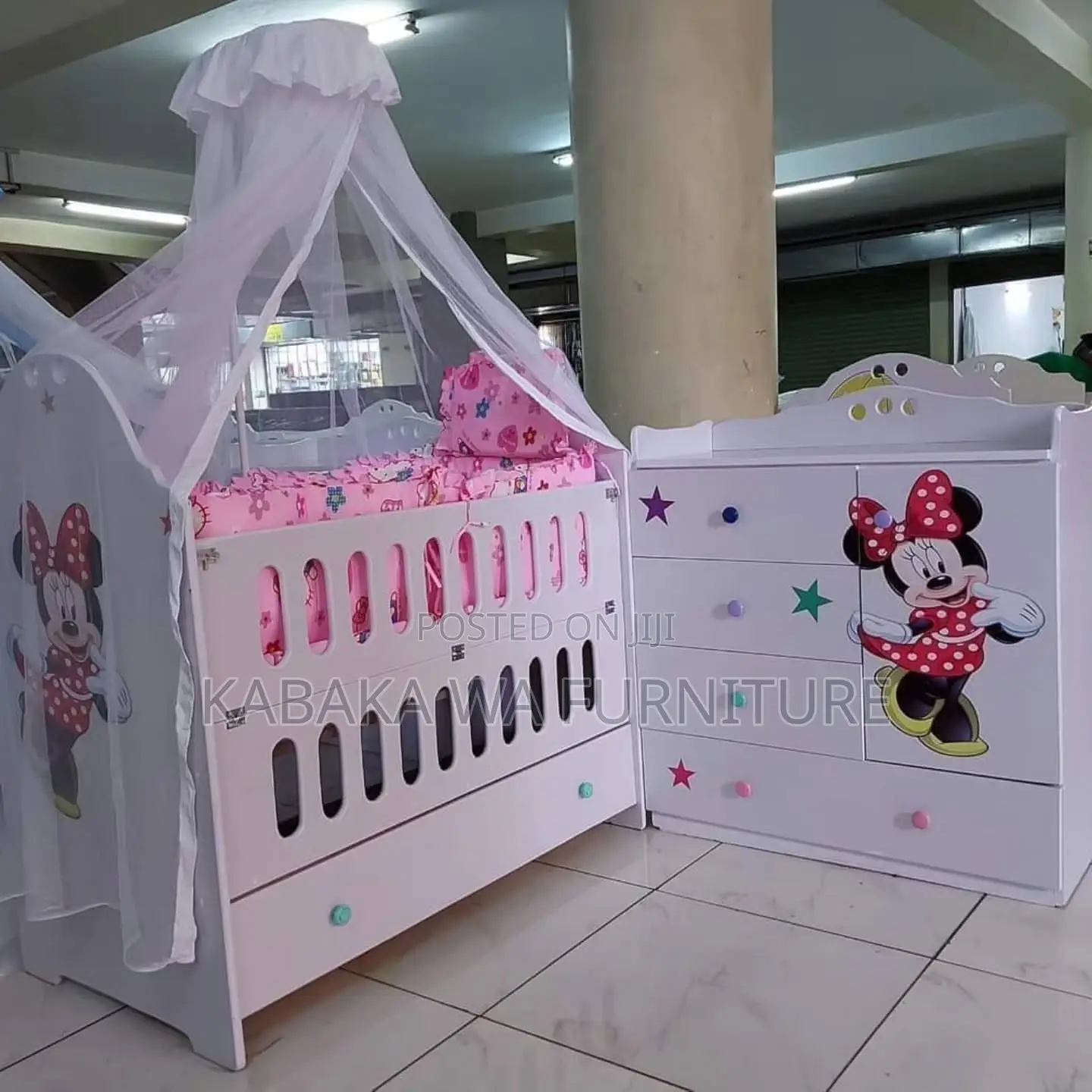 Finishing Good Quality Bed Made Of Strong And Durable Timber Baby Cot