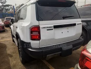 New Toyota Land Cruiser Prado 2.8 2024 White