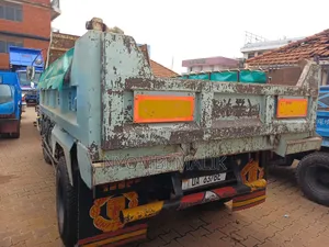 Hino Tipper