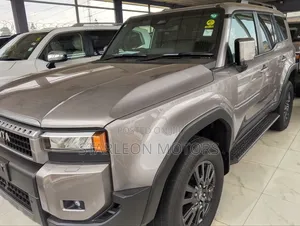 New Toyota Land Cruiser Prado 2.8 2024 Gold