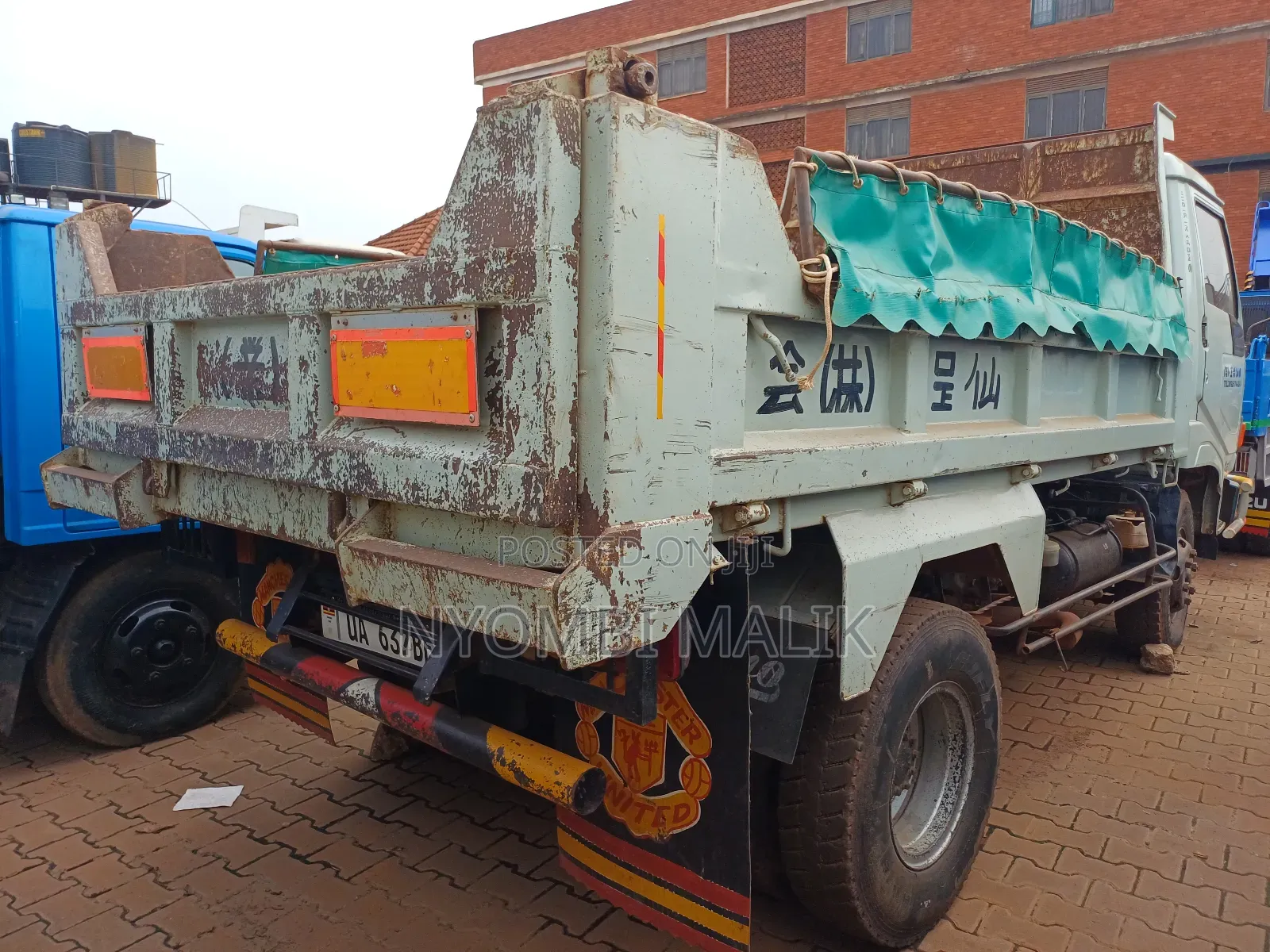 Hino Tipper