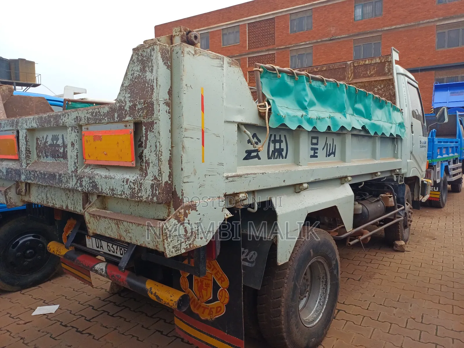 Hino Tipper