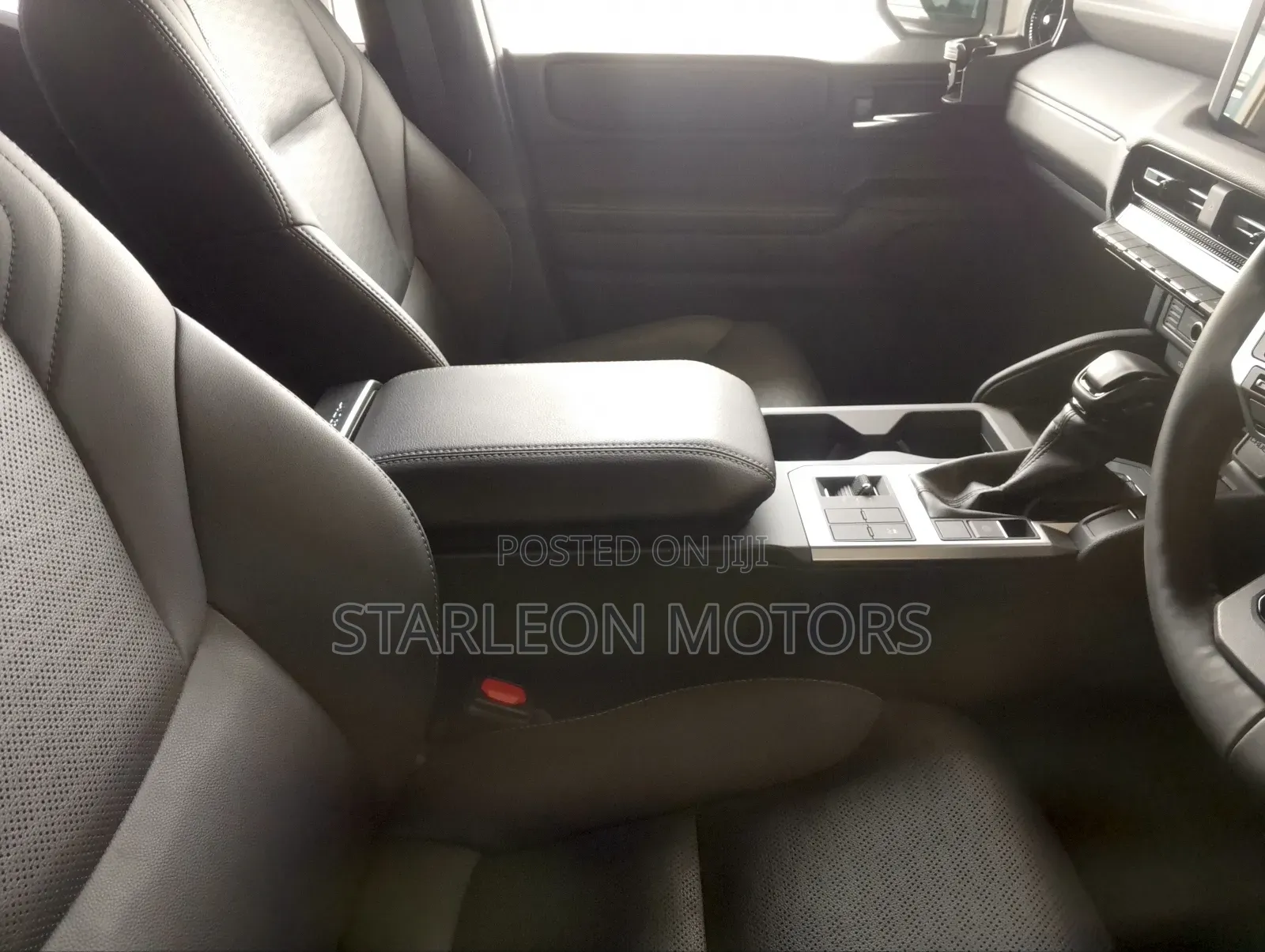 New Toyota Land Cruiser Prado 2.8 2024 Gold
