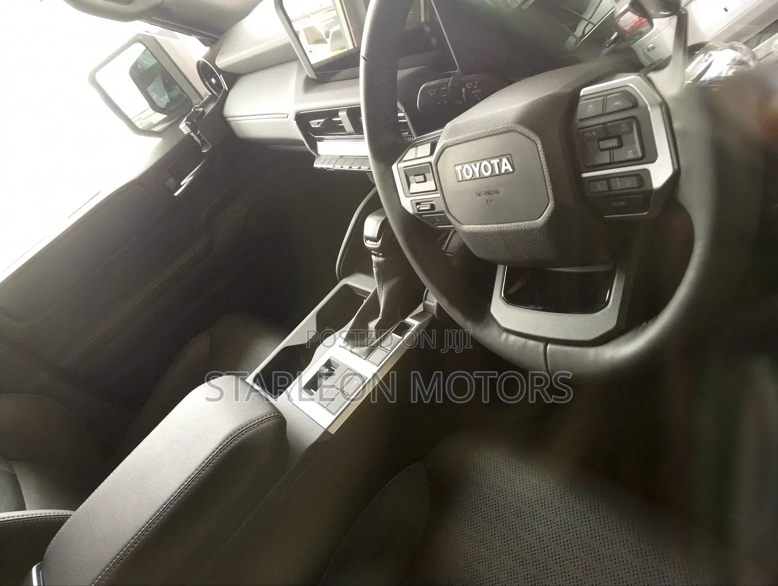 New Toyota Land Cruiser Prado 2.8 2024 Gold