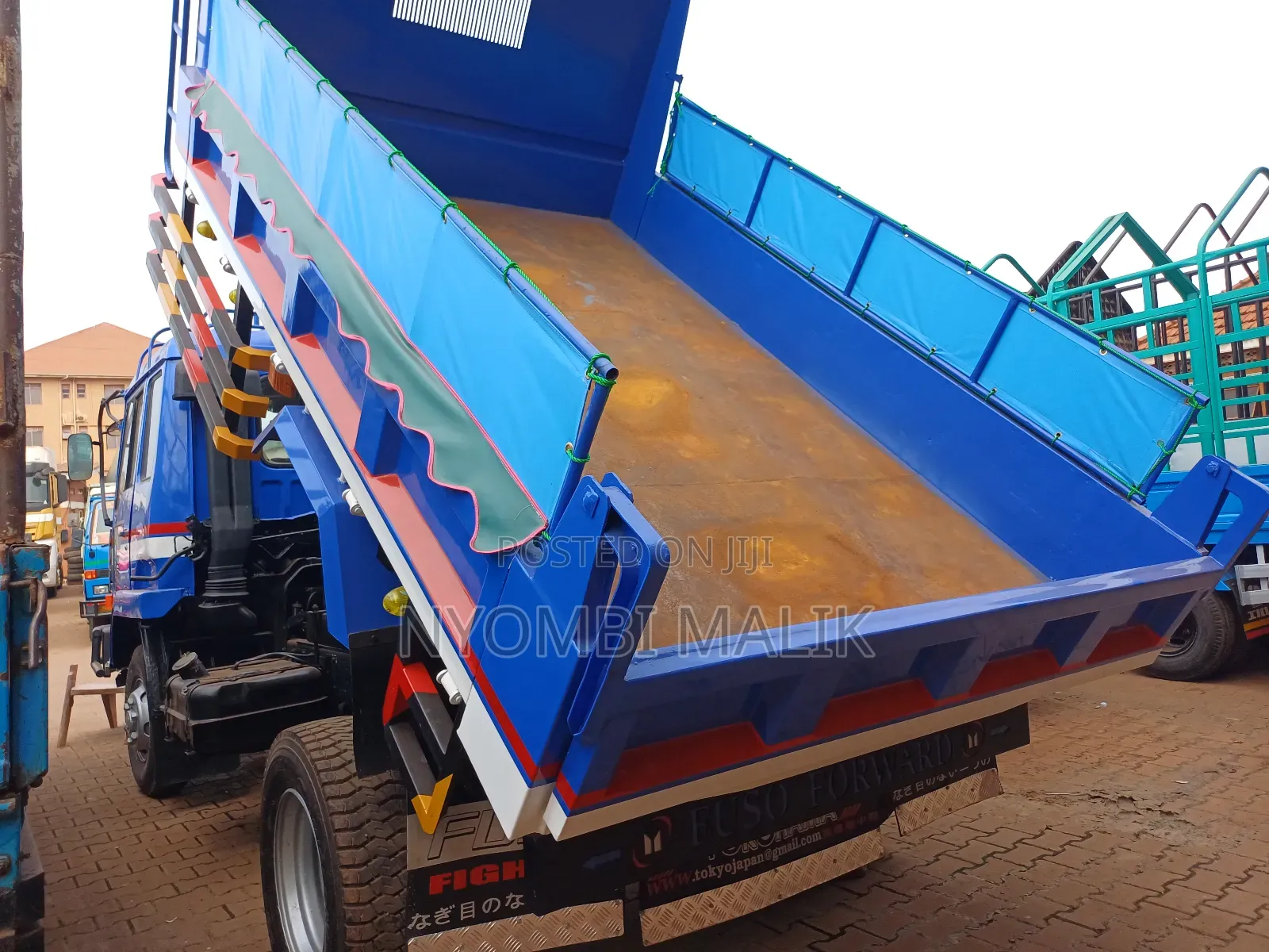 Fuso Tipper